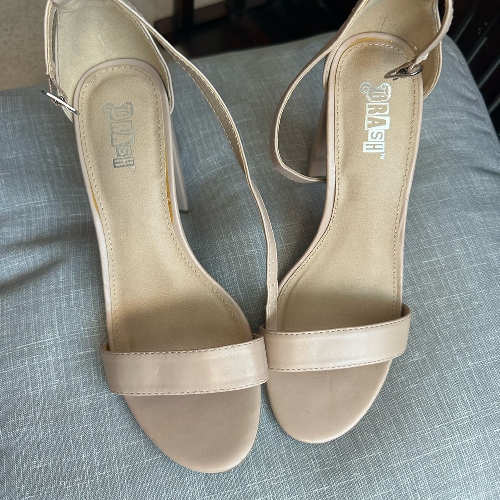 Brash Tan Heels Minimalist Design Medium Height